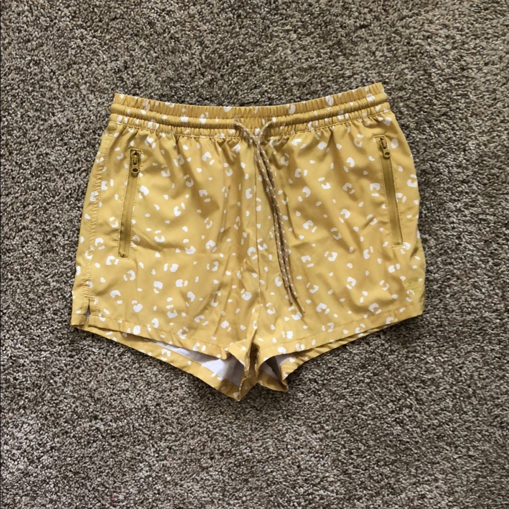 Women's Yellow Patterned active Shorts size small